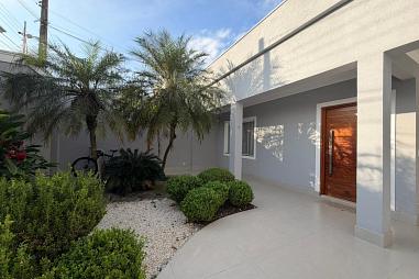 Casa com 3 quartos à venda, 227m², 4 banheiros, 4 garagens - Chácara Machadinho Ii - Americana