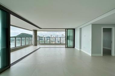 Apartamento com 4 Suítes na Fazenda