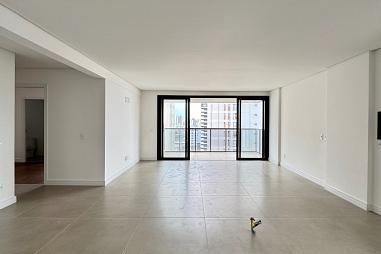 Aparatmento com 3 suítes na Beira Rio em Itajaí