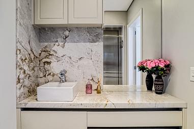 Marechiaro mobiliado com 3 Suítes e sacada estendida