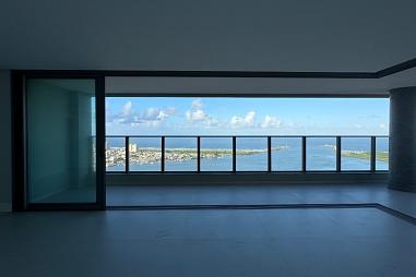 Apartamento com 4 Suítes em andar alto na Fazenda em Itajaí