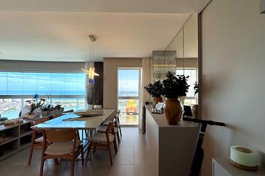 Apartamento com 4 Dormitórios Vista Mar na Lauro Muller