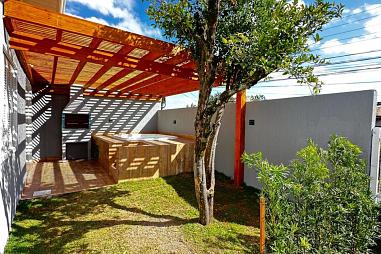 Linda casa em ótima localização