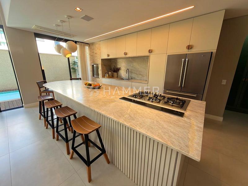 Casa com 3 su�tes Royal Garden 18