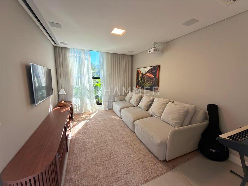 Casa com 3 su�tes Royal Garden 15