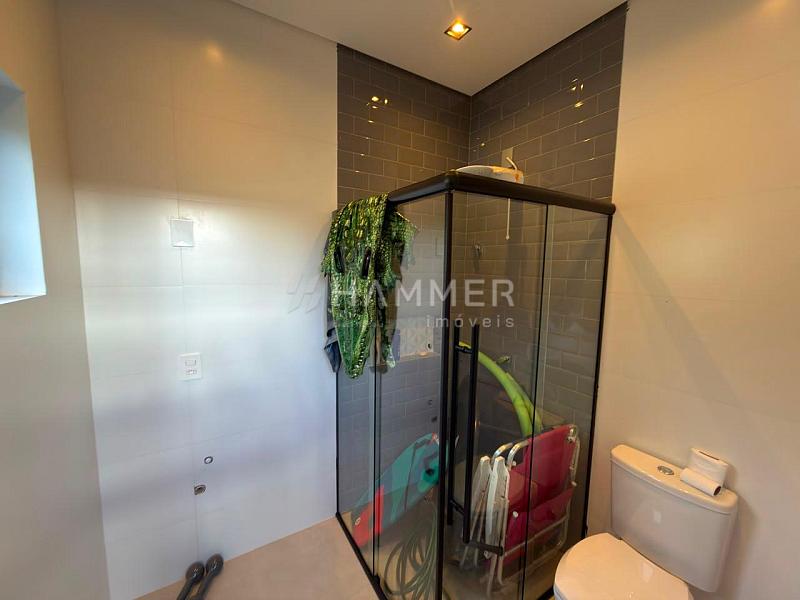 Casa com 3 su�tes Royal Garden 2