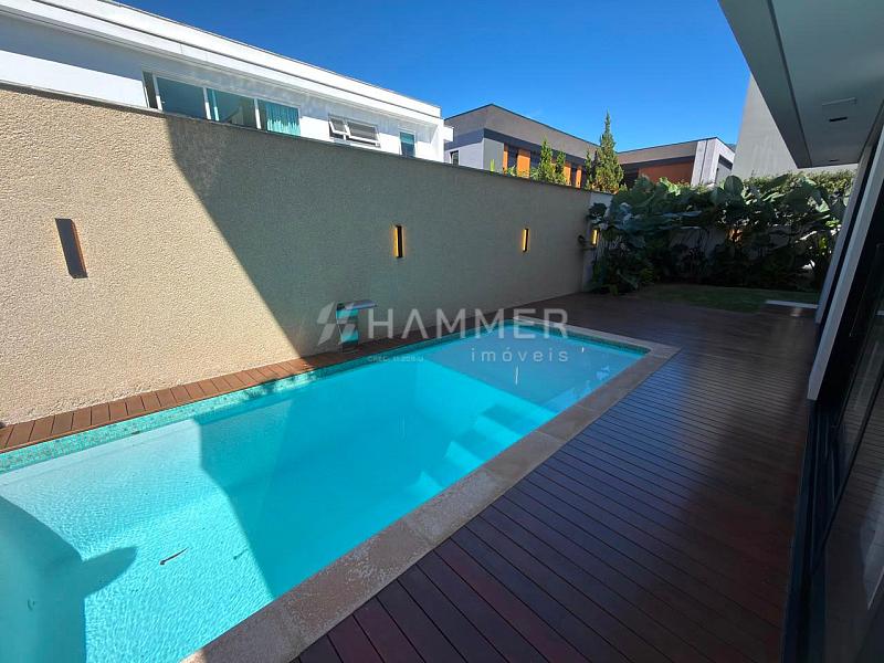 Casa com 3 su�tes Royal Garden 3