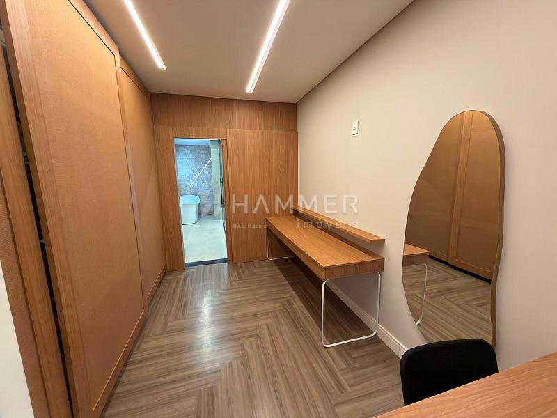 Casa com 3 su�tes Royal Garden 4