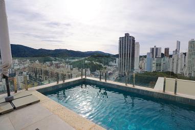 Cobertura com 3 quartos à venda, 229m², 4 banheiros, 3 garagens - Centro - Balneário Camboriú