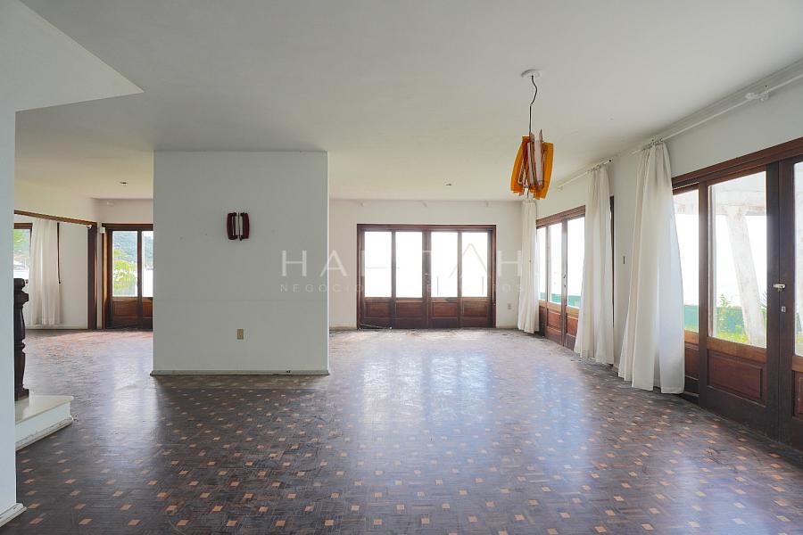 Casa frente mar � venda em Cabe�udas | Itaja� 24