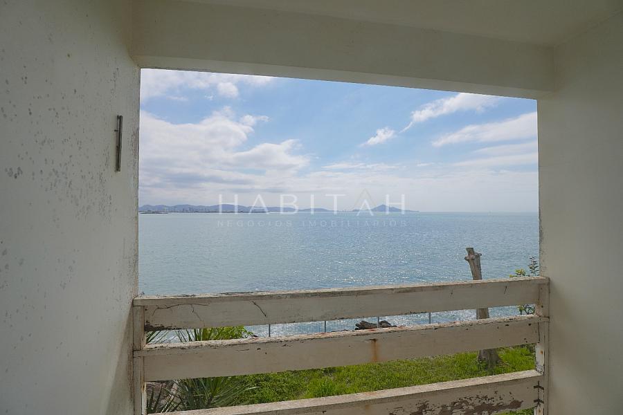 Casa frente mar � venda em Cabe�udas | Itaja� 15