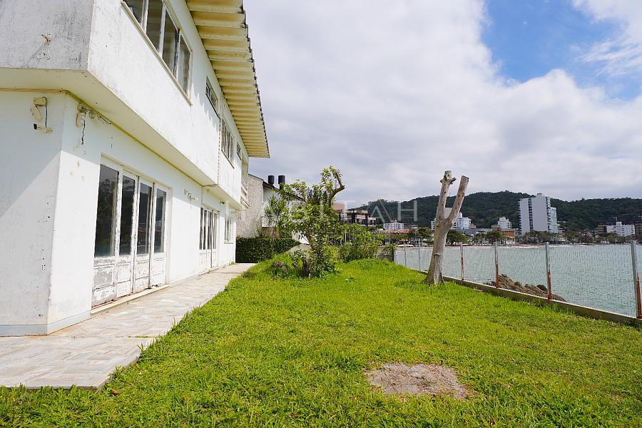 Casa frente mar � venda em Cabe�udas | Itaja� 5