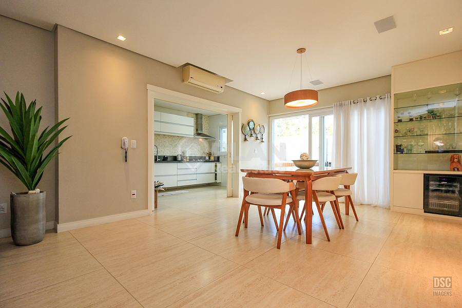 CASA RESIDENCIAL em Porto Alegre - Rio Grande do Sul, Sarandi 97