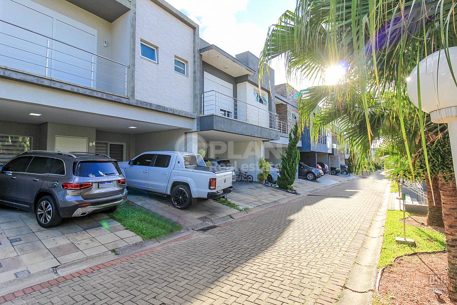 CASA RESIDENCIAL em Porto Alegre - Rio Grande do Sul, Sarandi 104