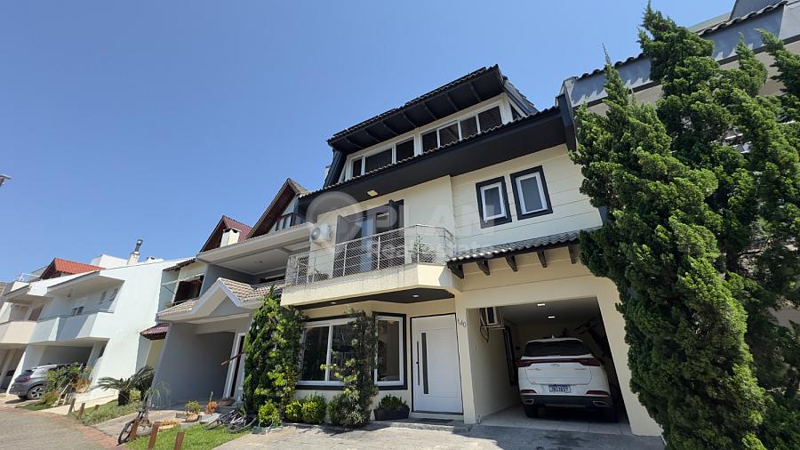 CASA RESIDENCIAL em Porto Alegre - Rio Grande do Sul. 1