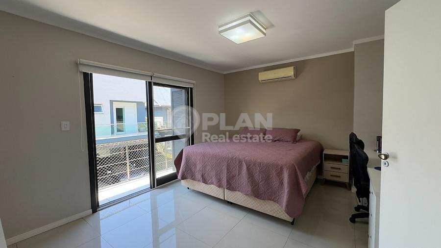 CASA RESIDENCIAL em Porto Alegre - Rio Grande do Sul. 14