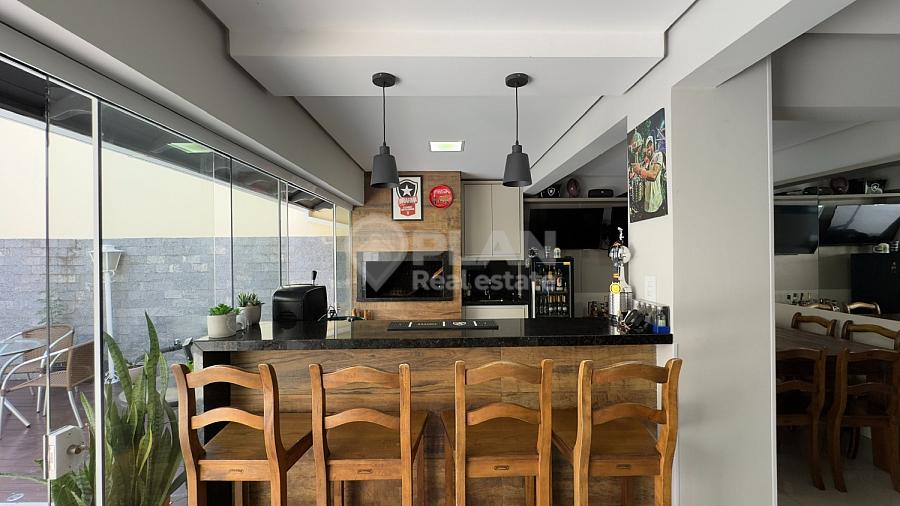 CASA RESIDENCIAL em Porto Alegre - Rio Grande do Sul. 13