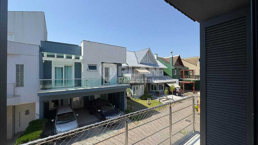 CASA RESIDENCIAL em Porto Alegre - Rio Grande do Sul. 8