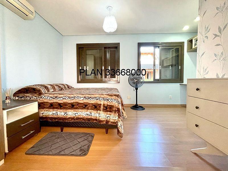 Casa na Avenida Ecoville em Condom�nio com Infra com 04 dormit�rios sendo duas su�tes. 37