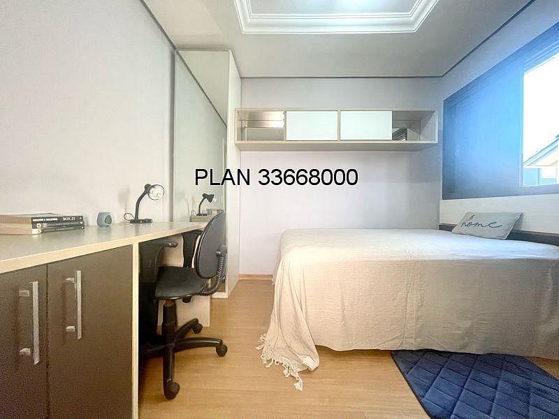 Casa na Avenida Ecoville em Condom�nio com Infra com 04 dormit�rios sendo duas su�tes. 31