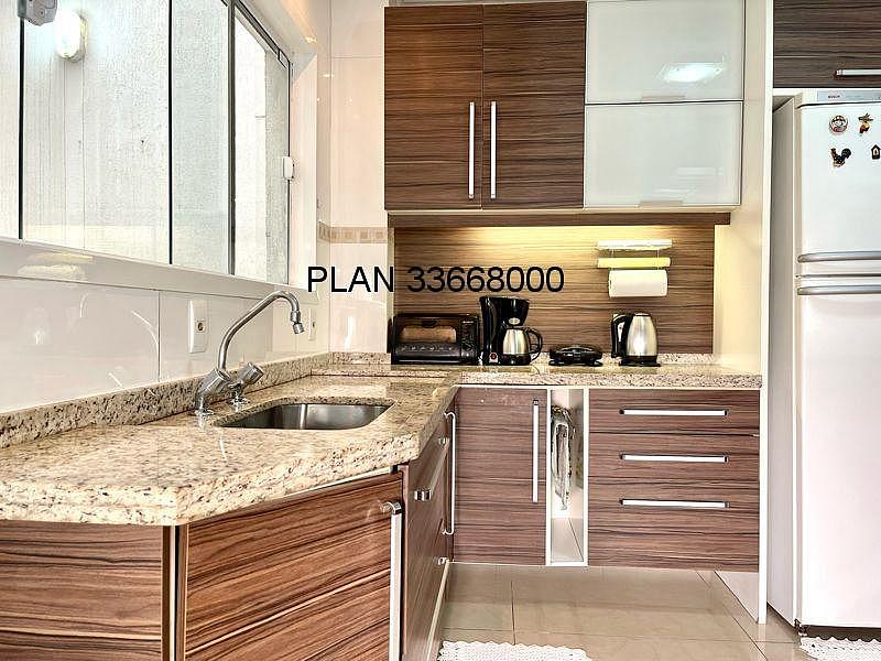 Casa na Avenida Ecoville em Condom�nio com Infra com 04 dormit�rios sendo duas su�tes. 18