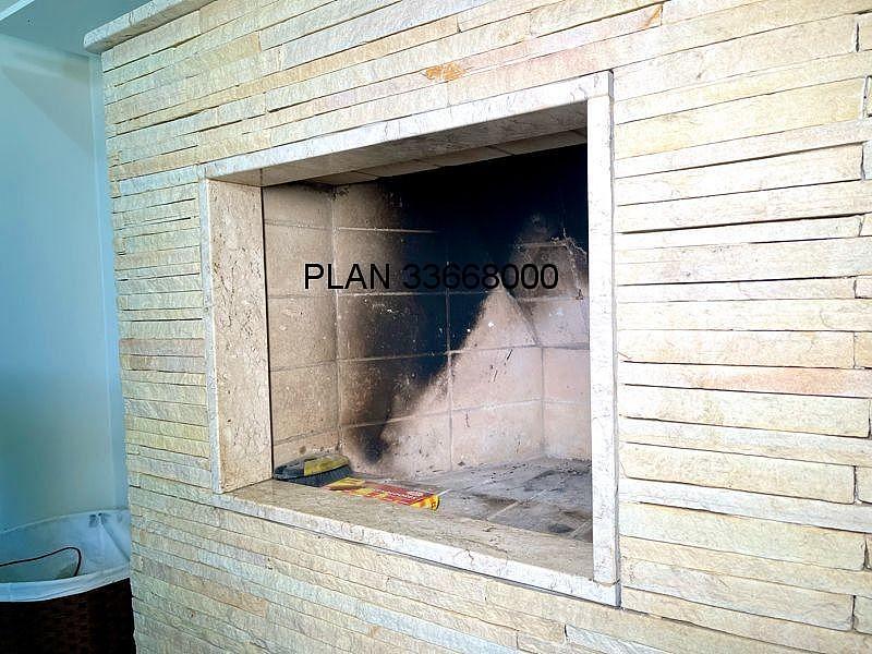 Casa na Avenida Ecoville em Condom�nio com Infra com 04 dormit�rios sendo duas su�tes. 26
