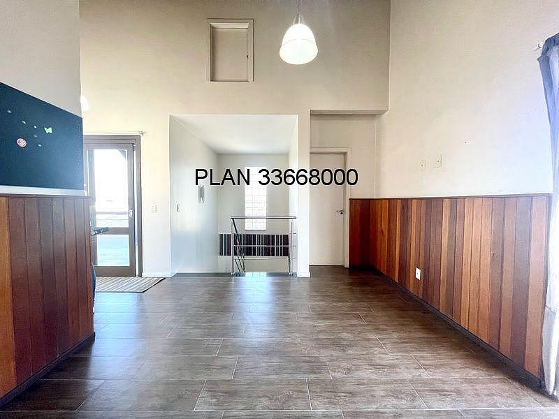 Casa na Avenida Ecoville em Condom�nio com Infra com 04 dormit�rios sendo duas su�tes. 59