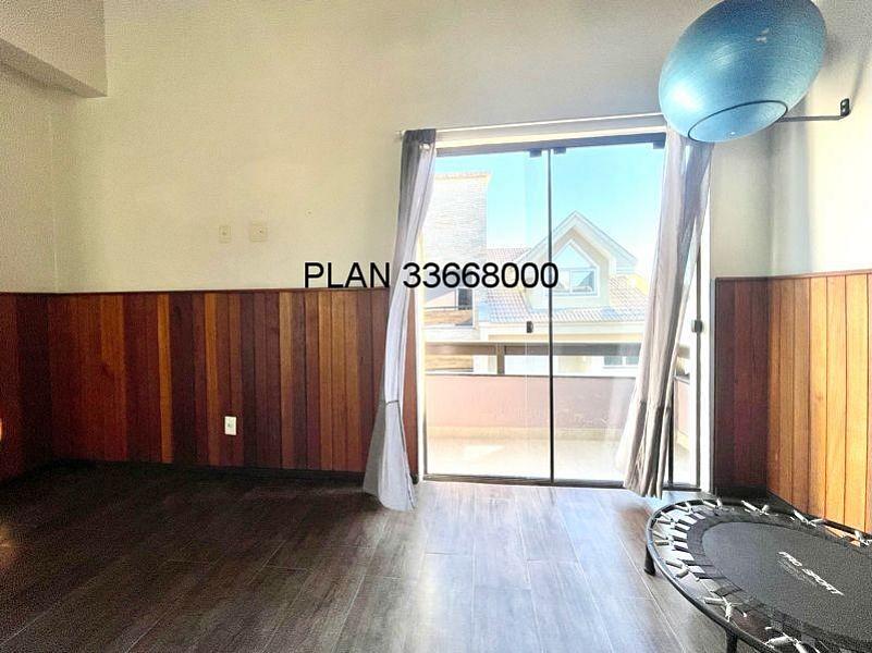 Casa na Avenida Ecoville em Condom�nio com Infra com 04 dormit�rios sendo duas su�tes. 62