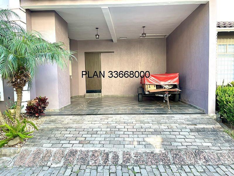Casa na Avenida Ecoville em Condom�nio com Infra com 04 dormit�rios sendo duas su�tes. 5