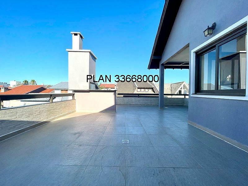 Casa na Avenida Ecoville em Condom�nio com Infra com 04 dormit�rios sendo duas su�tes. 67