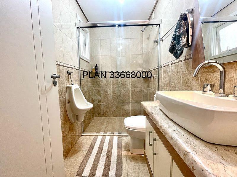 Casa na Avenida Ecoville em Condom�nio com Infra com 04 dormit�rios sendo duas su�tes. 34