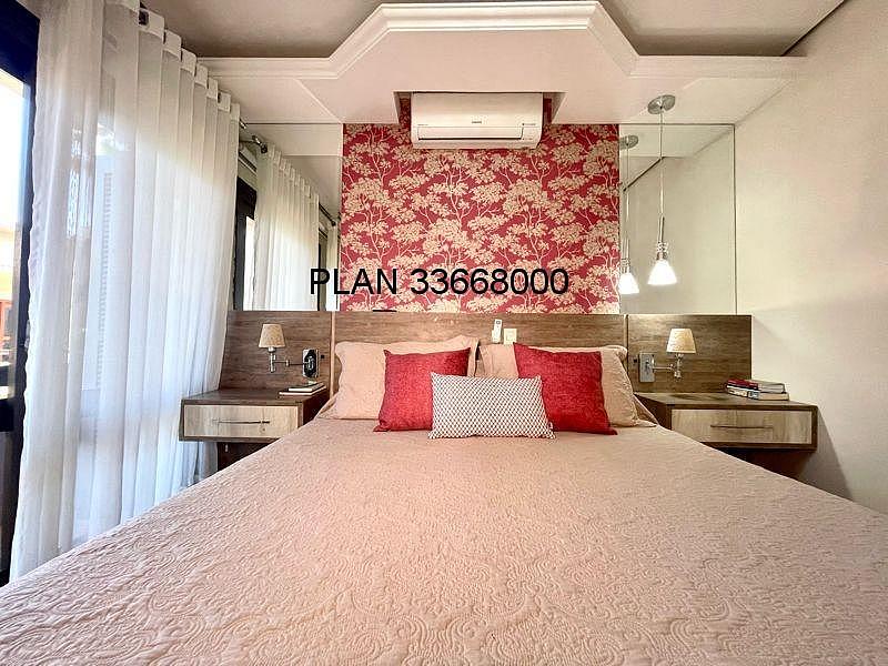Casa na Avenida Ecoville em Condom�nio com Infra com 04 dormit�rios sendo duas su�tes. 51