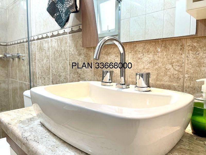 Casa na Avenida Ecoville em Condom�nio com Infra com 04 dormit�rios sendo duas su�tes. 36