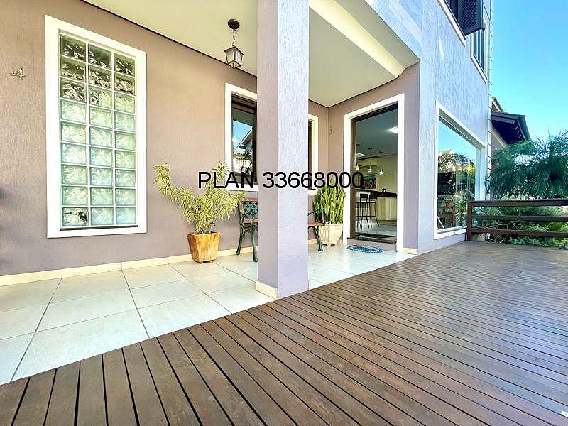 Casa na Avenida Ecoville em Condom�nio com Infra com 04 dormit�rios sendo duas su�tes. 7