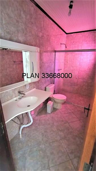 Excelente casa t�rrea com um p�tio amplo. 16