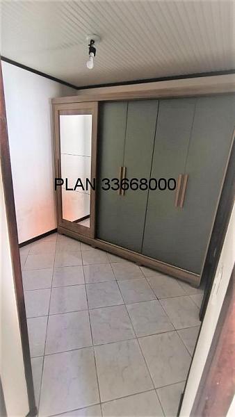 Excelente casa t�rrea com um p�tio amplo. 15