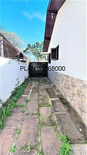 Excelente casa t�rrea com um p�tio amplo. 3