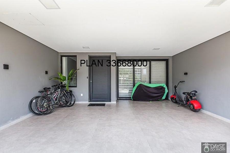 Luxuosa casa em condom�nio no Ecoville, Porto Alegre-RS: 4 quartos, 4 su�tes, 2 salas, 5 banheiros, 3 vagas de garagem, 450m�. Venha conferir! 45