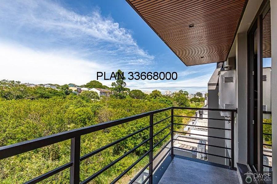 Luxuosa casa em condom�nio no Ecoville, Porto Alegre-RS: 4 quartos, 4 su�tes, 2 salas, 5 banheiros, 3 vagas de garagem, 450m�. Venha conferir! 6