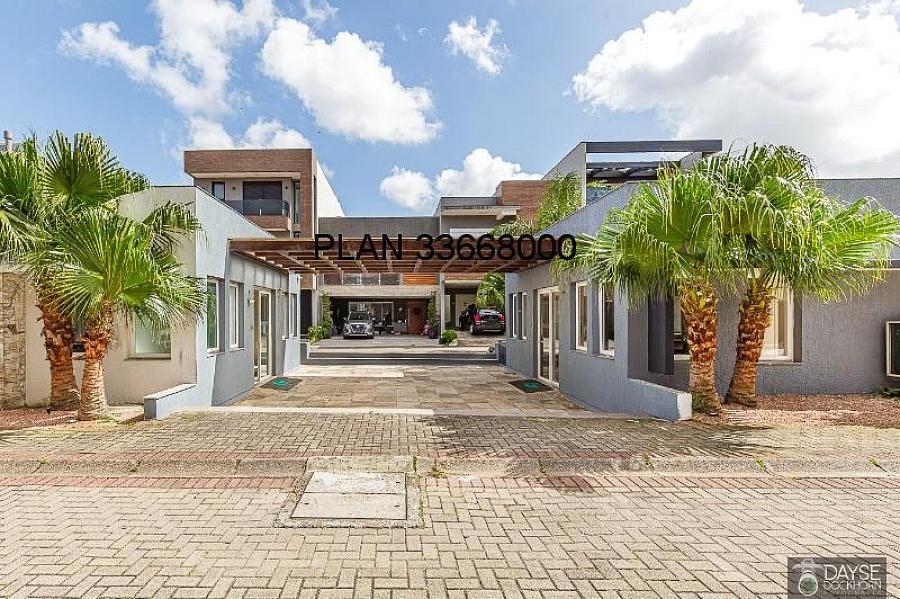 Luxuosa casa em condom�nio no Ecoville, Porto Alegre-RS: 4 quartos, 4 su�tes, 2 salas, 5 banheiros, 3 vagas de garagem, 450m�. Venha conferir! 57
