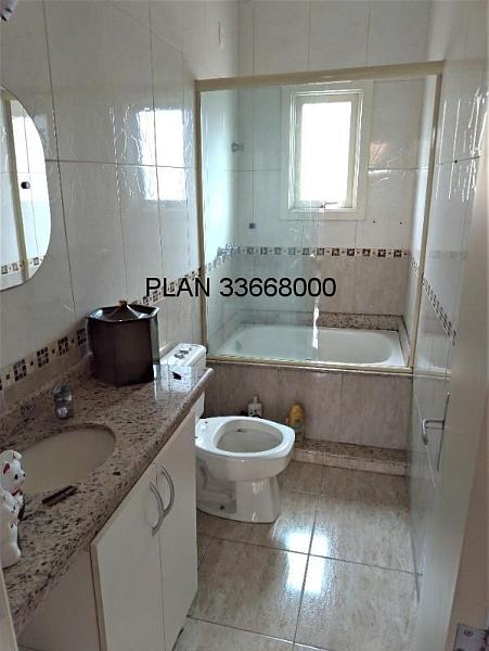 Casa em terreno amplo no Condom�nio Igua�u. 20