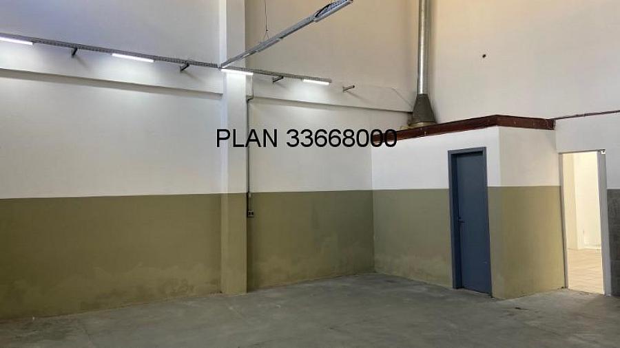 Oportunidade Imperd�vel: Galp�o Comercial � Venda em Porto Alegre-RS, Bairro Passo da Areia, 1 Sala, 2 Banheiros, 3 Vagas, 290m�! 23