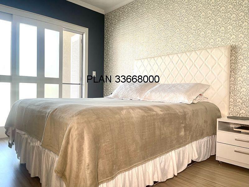 03 dormit�rios, sendo uma su�te master com banheira de hidromassagem, uma su�te americana + um quarto. 40