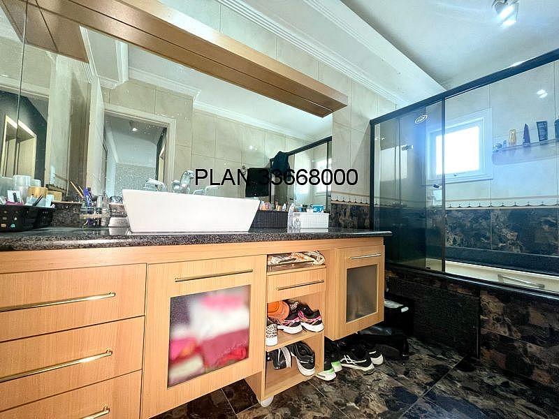 03 dormit�rios, sendo uma su�te master com banheira de hidromassagem, uma su�te americana + um quarto. 47
