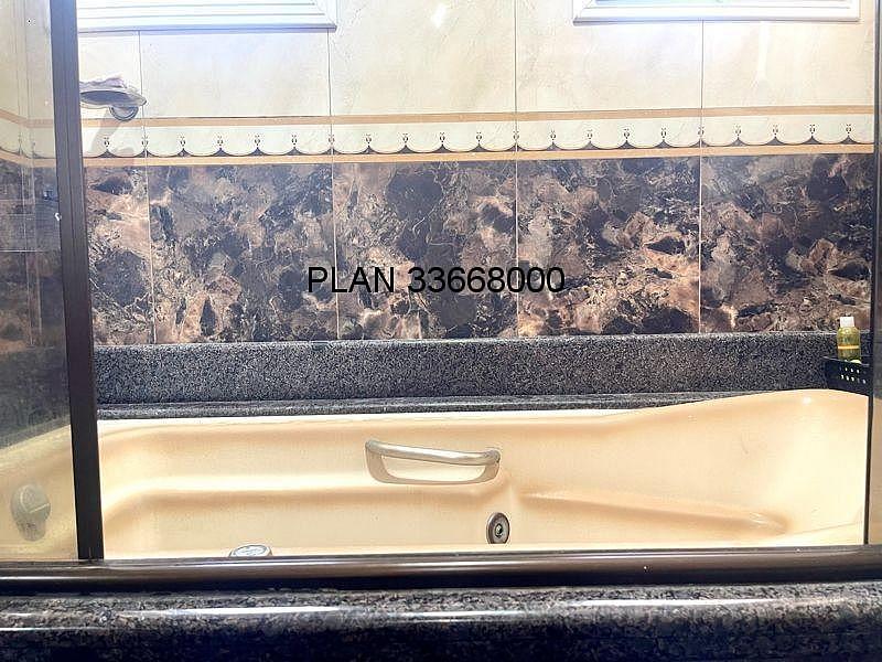 03 dormit�rios, sendo uma su�te master com banheira de hidromassagem, uma su�te americana + um quarto. 46