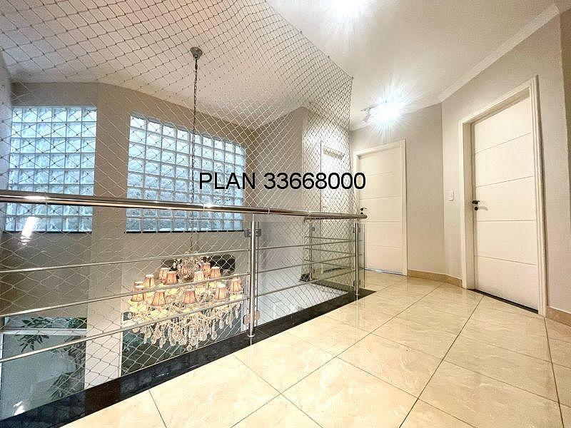 03 dormit�rios, sendo uma su�te master com banheira de hidromassagem, uma su�te americana + um quarto. 27