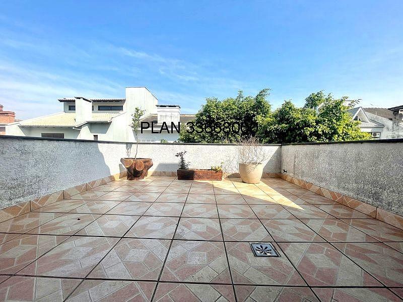 03 dormit�rios, sendo uma su�te master com banheira de hidromassagem, uma su�te americana + um quarto. 48
