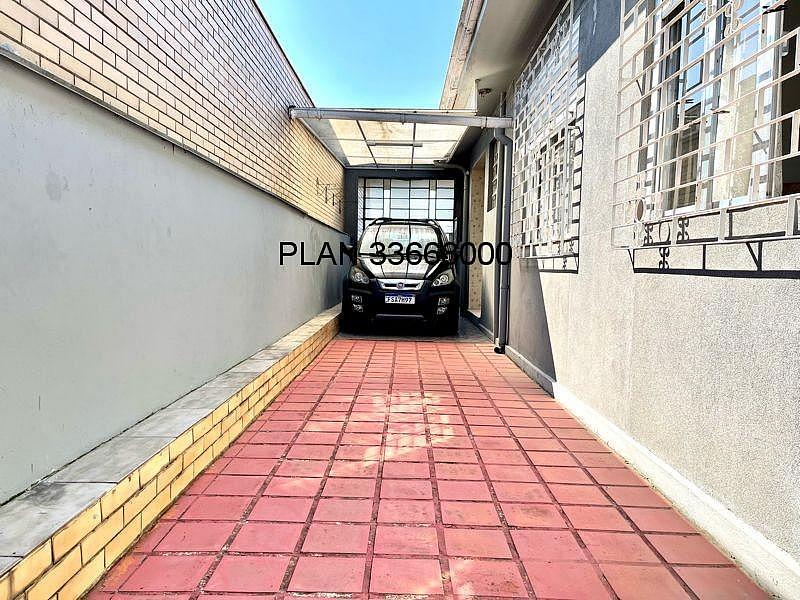 Casa na Avenida dos Gauchos 15