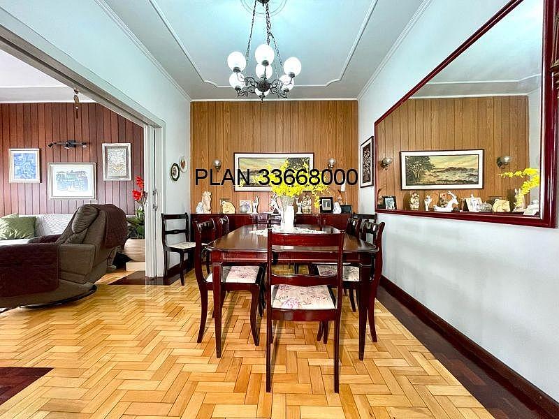 Casa na Avenida dos Gauchos 5