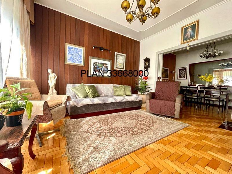 Casa na Avenida dos Gauchos 3
